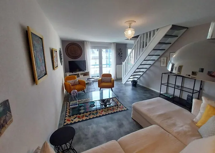 Spacious Apartment With Balcony