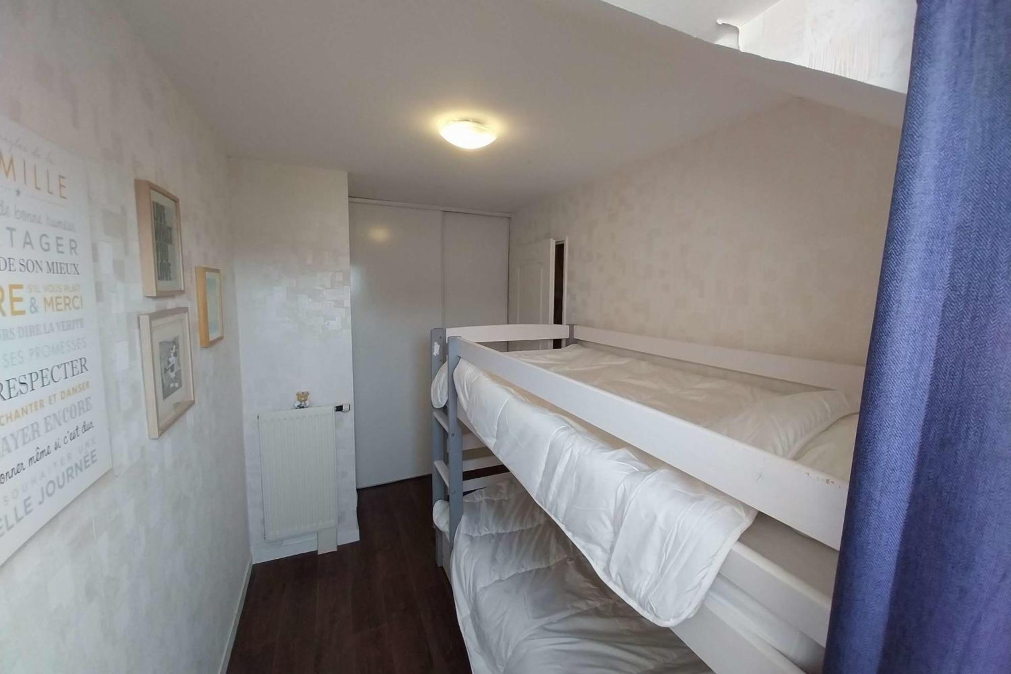 Spacious With Balcony Vannes