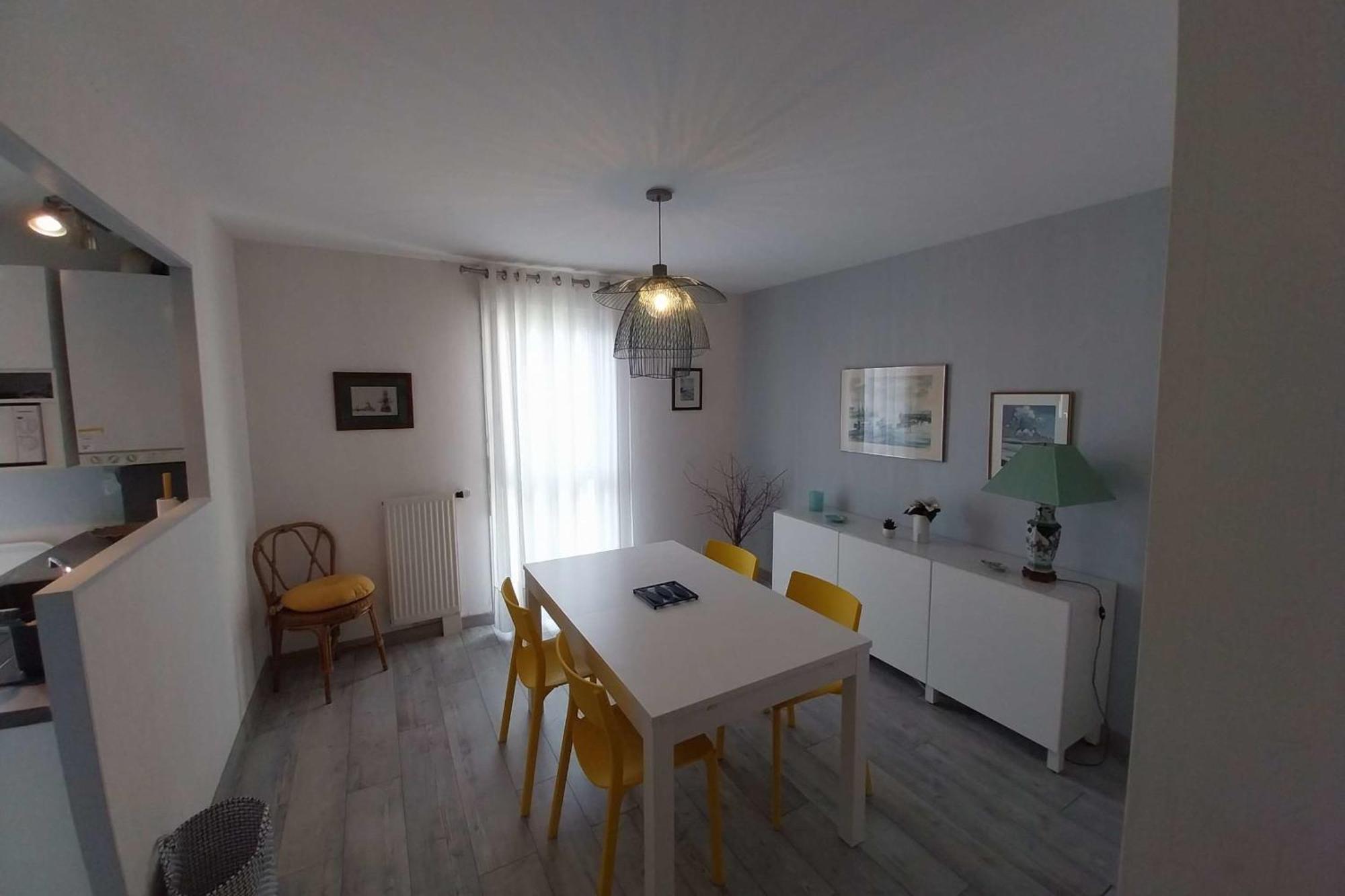 Spacious With Balcony * Vannes