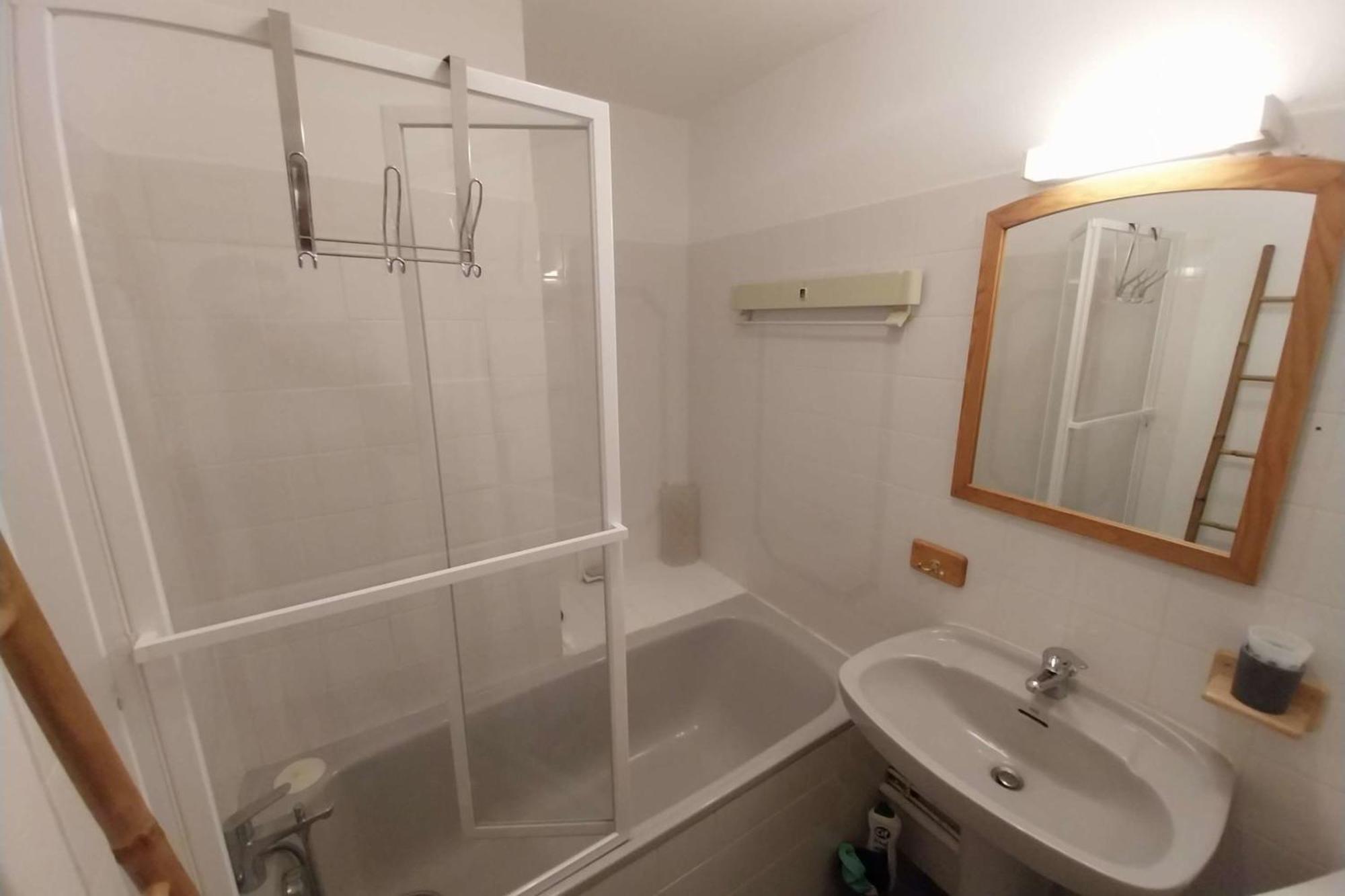 Spacious With Balcony Appartement Vannes